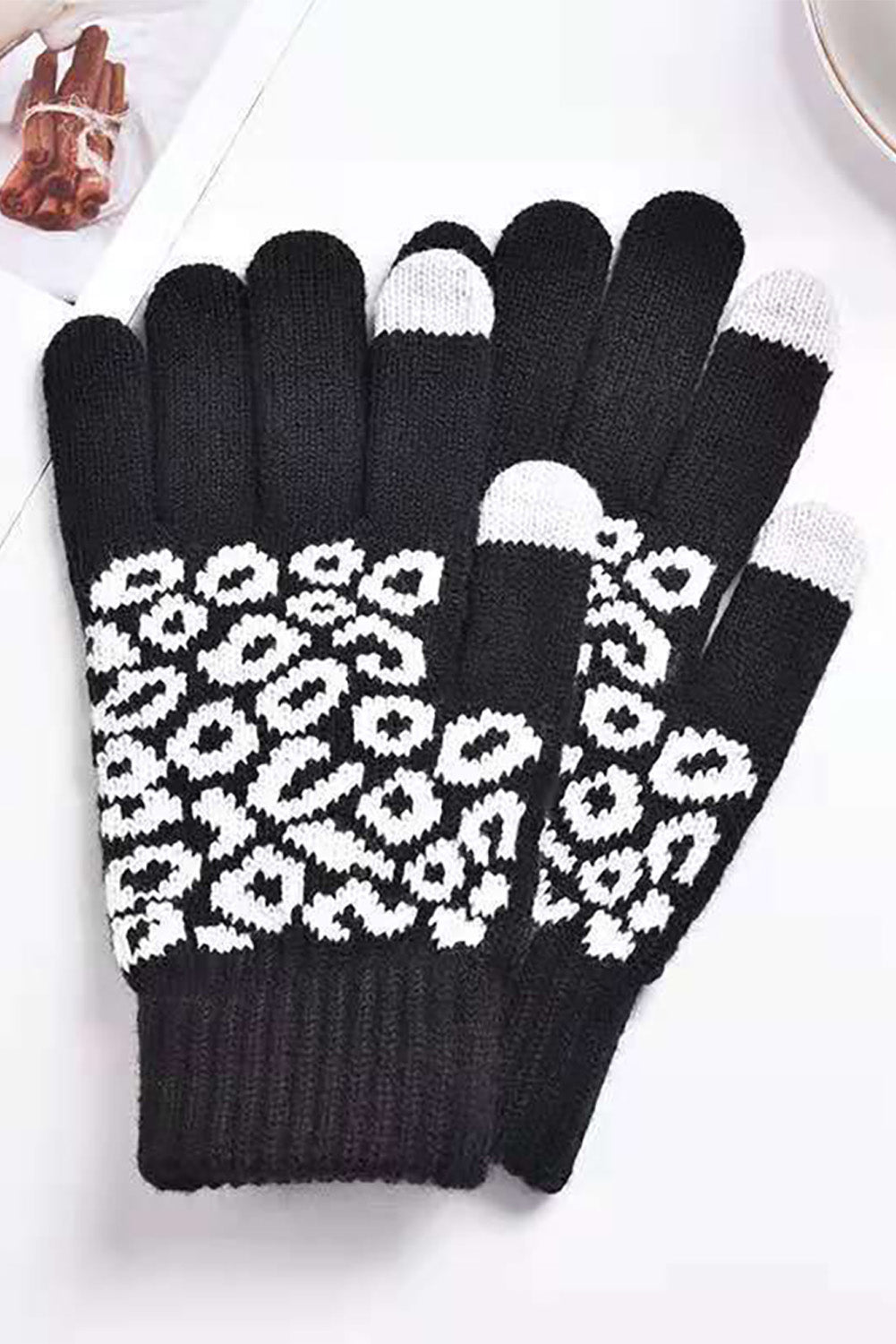 Black Leopard Knitted Gloves