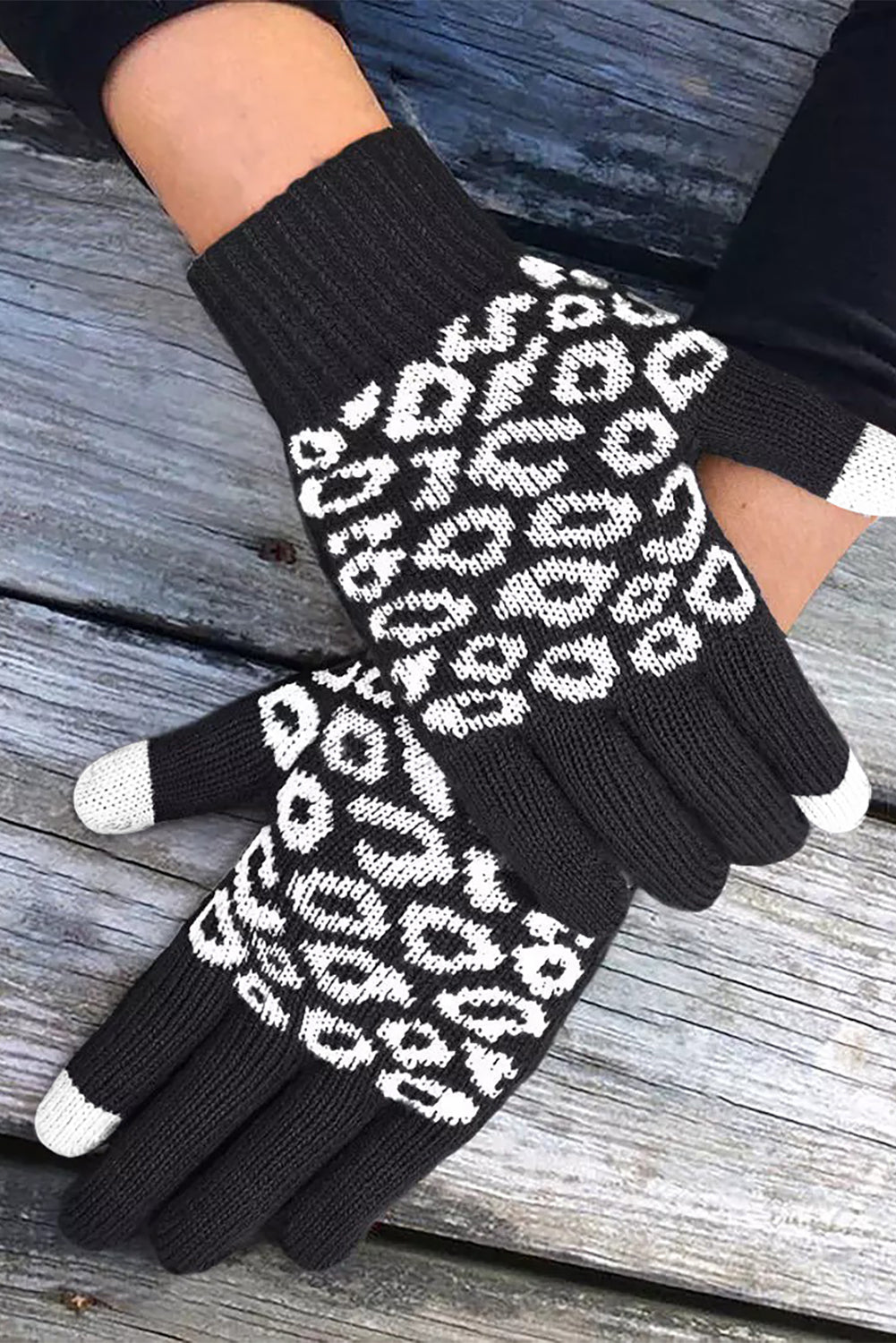 Black Leopard Knitted Gloves