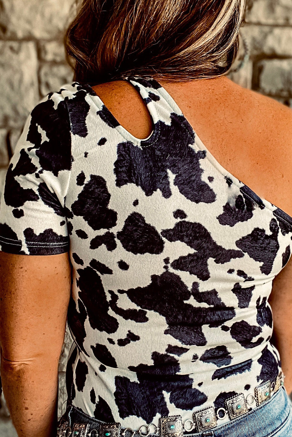 Korrespondent Reklame Mob Cow Print One Shoulder CutOut Top – Goose Creek Boutique Printing Co